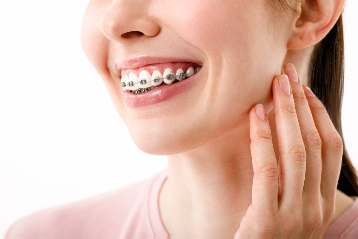 featured image for top 8 tips for your first week of braces
